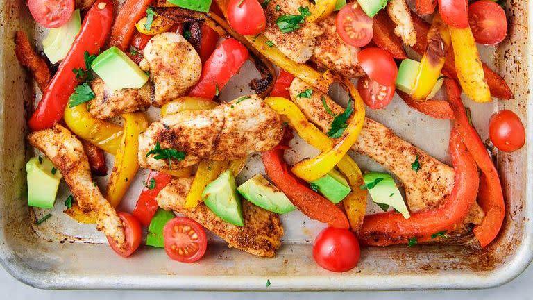 sheet pan chicken fajitas