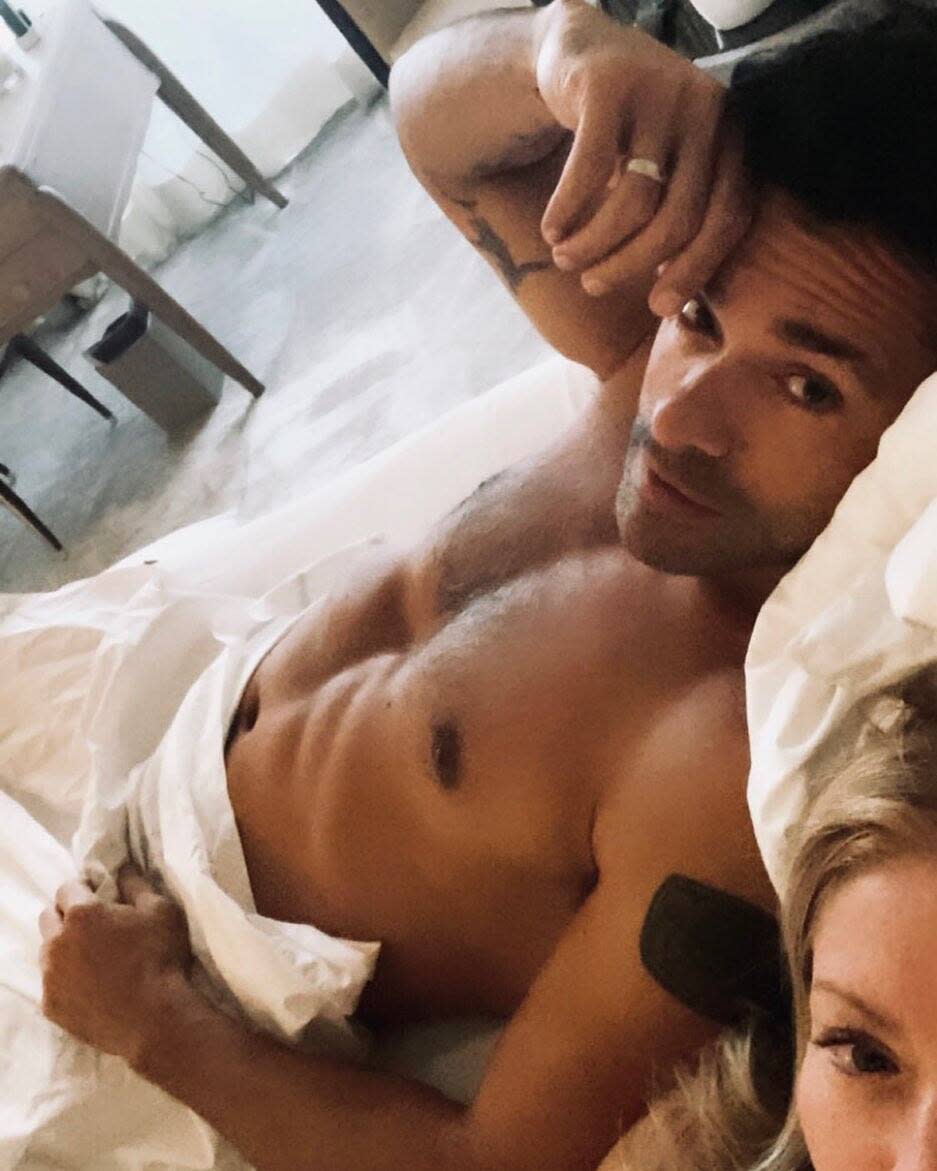 Kelly Ripa, Mark Consuelos, Instagram