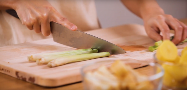 Cut the lemongrass into halves 