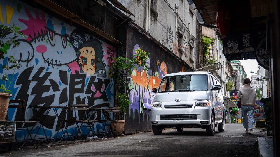 就差這一點點的體貼！Toyota Town Ace Van 超車的關鍵在此