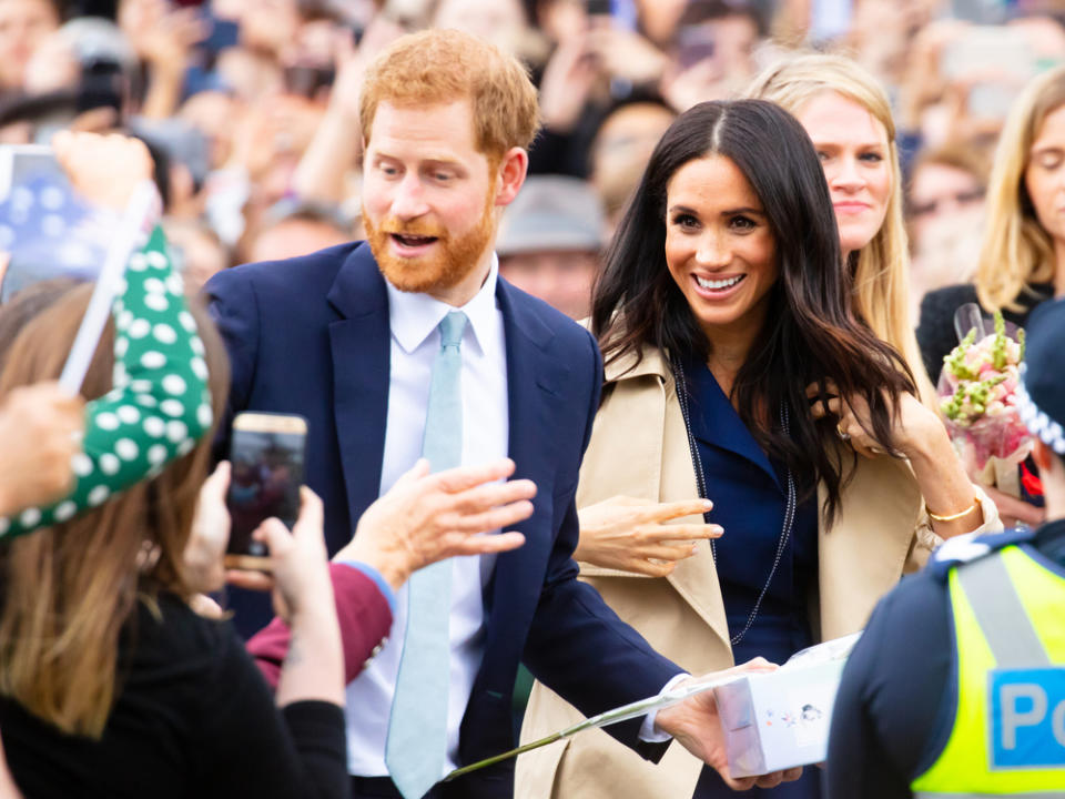 Prinz Harry und Herzogin Meghan engagieren sich mit ihrer Archewell-Stiftung für wohltätige Zwecke. (Bild: FiledIMAGE/shutterstock.com)