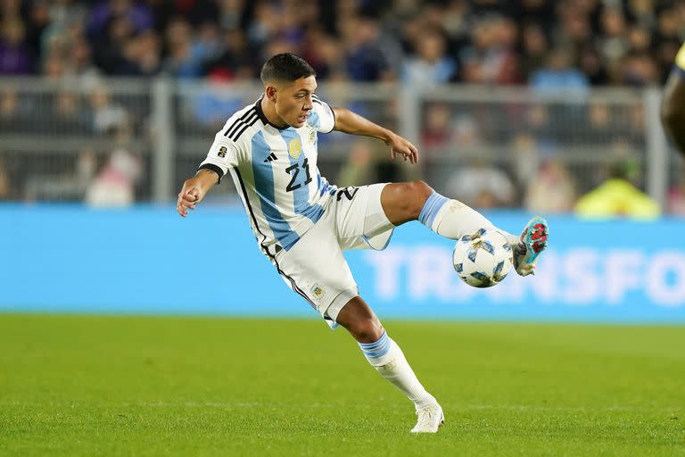 Nahuel Molina, con la camiseta de la selección argentina