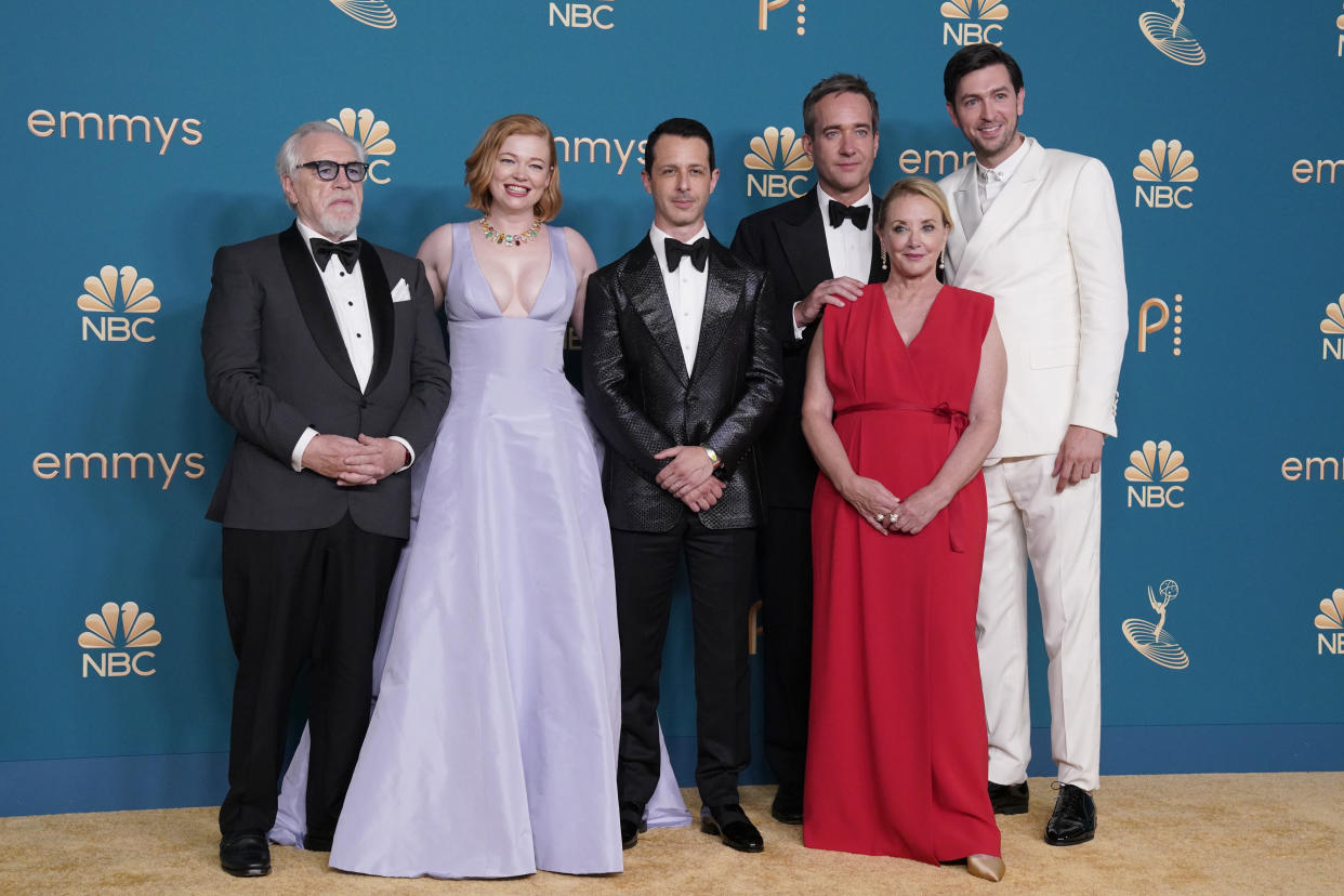 LOS ANGELES, CA - SEPTEMBER 12:  74th ANNUAL PRIMETIME EMMY AWARDS -- Pictured: (l-r) Brian Cox, Sarah Snook, Jeremy Strong, Matthew Macfadyen, J. Smith-Cameron, and Nicholas Braun, winners of Outstanding Drama Series for “Succession”, pose in the press room during the 74th Annual Primetime Emmy Awards held at the Microsoft Theater on September 12, 2022. --  (Photo by Evans Vestal Ward/NBC via Getty Images)