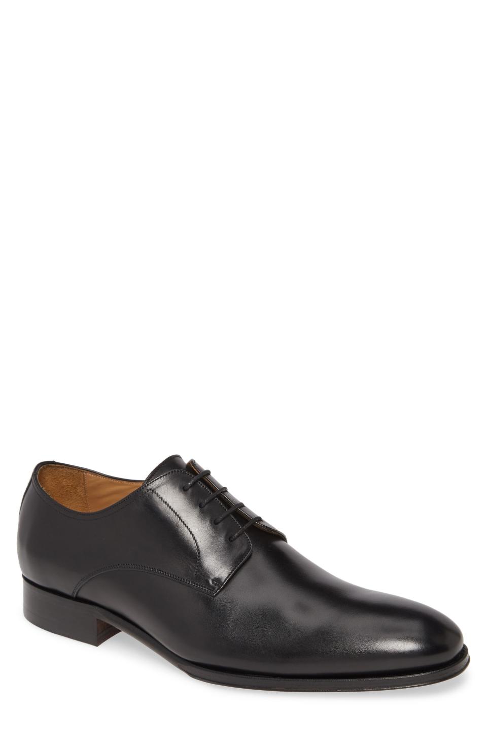 <p><a href="https://go.redirectingat.com?id=74968X1596630&url=https%3A%2F%2Fwww.nordstrom.com%2Fs%2Fto-boot-new-york-declan-plain-toe-derby-men%2F5443063&sref=https%3A%2F%2Fwww.townandcountrymag.com%2Fstyle%2Fmens-fashion%2Fg32713462%2Fbest-shoe-brands-for-men%2F" rel="nofollow noopener" target="_blank" data-ylk="slk:Shop Now;elm:context_link;itc:0;sec:content-canvas" class="link ">Shop Now</a></p><p>Declan Plain Toe Derby</p><p>nordstrom.com</p><p>$399.00</p>