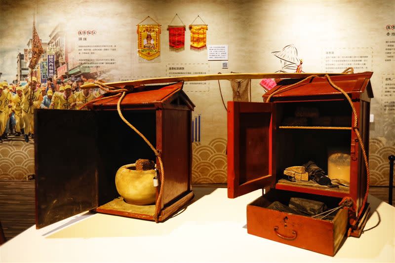 百年香隨「白沙屯媽祖進香文化展」從12月1日至2021年1月31日在文化總會城南空間NO.1展出，將解密百年香火火缸。（圖／中華文化總會提供）
