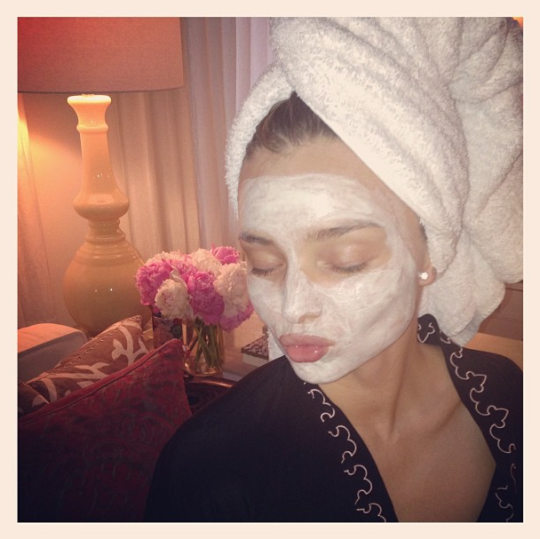 Miranda Kerr’s Face Mask Selfie