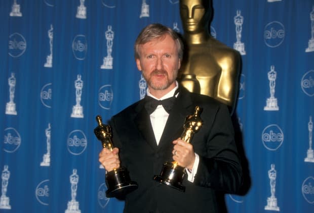 "Titanic" and "Avatar" director James Cameron at the 1998 <a href="https://parade.com/movies/oscars-2023-academy-awards" rel="nofollow noopener" target="_blank" data-ylk="slk:Oscars;elm:context_link;itc:0;sec:content-canvas" class="link ">Oscars</a><p>Ron Galella/Ron Galella Collection via Getty Images</p>