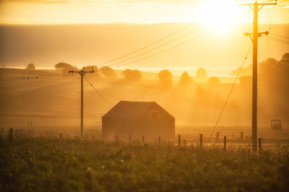 The lazy hazy sun on the Derbyshire Dales 