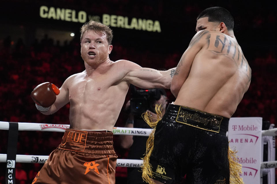 Canelo Alvarez, left, fights Edgar Berlanga in a super middleweight title fight Saturday, Sept. 14, 2024, in Las Vegas. (AP Photo/John Locher)