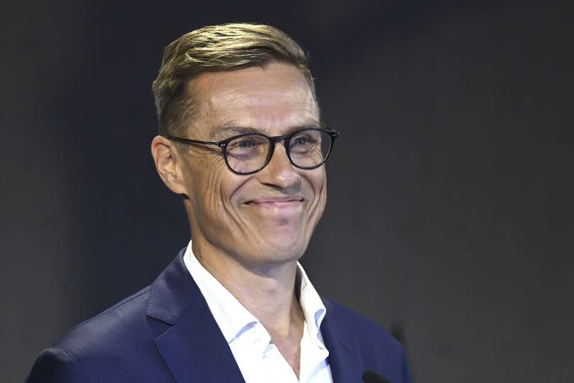 Der ehemalige finnische Ministerpräsident Alexander Stubb von der Nationale Sammlungspartei während einer Pressekonferenz in Helsinki, Mittwoch, 16. August 2023.