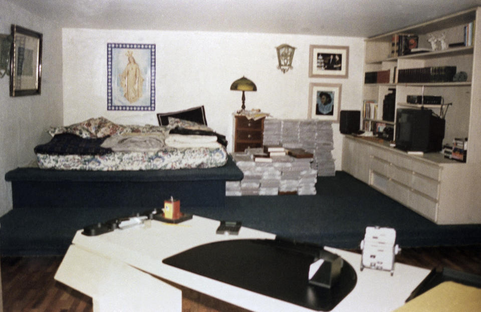 La lujosa habitación privada de Pablo Escobar en La Catedral. crédito: AP Photo