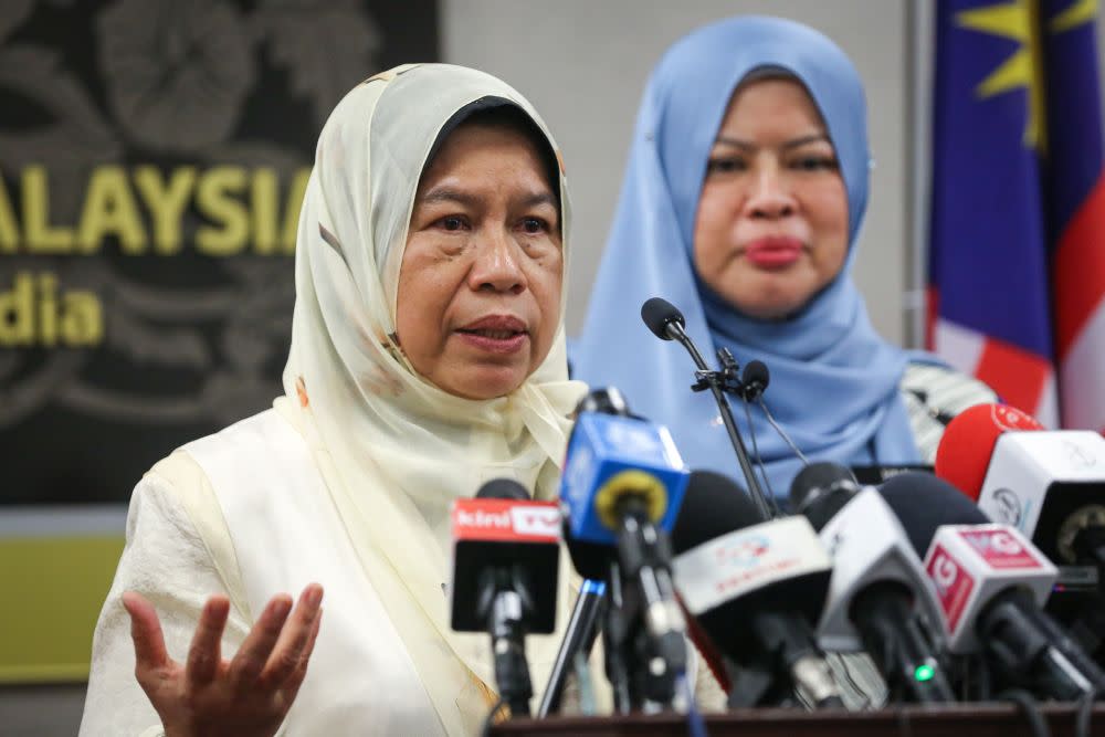 Zuraida confirmed that the 11 MPs who helped form the Perikatan Nasional government have not joined Bersatu yet. — Picture by Yusof Mat Isa