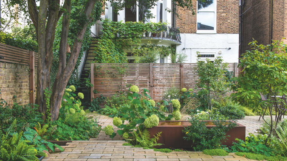 From sweet pea walls to decorative metal panels, create a secluded spot with our garden screening ideas