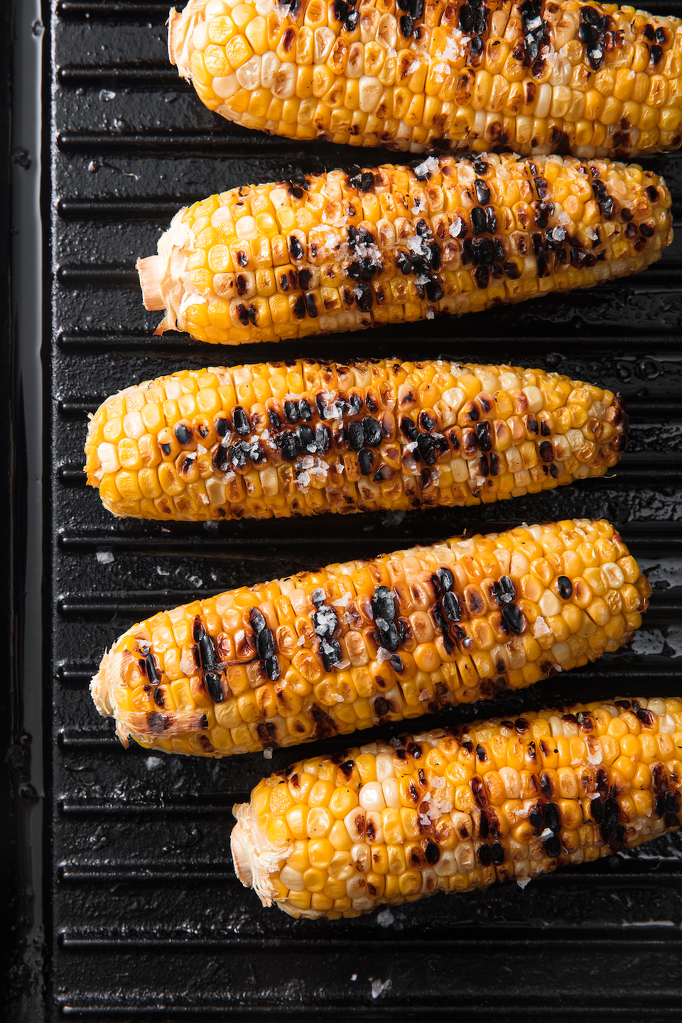 food, cuisine, corn on the cob, sweet corn, barbecue, grilling, dish, barbecue grill, vegetable, corn on the cob,