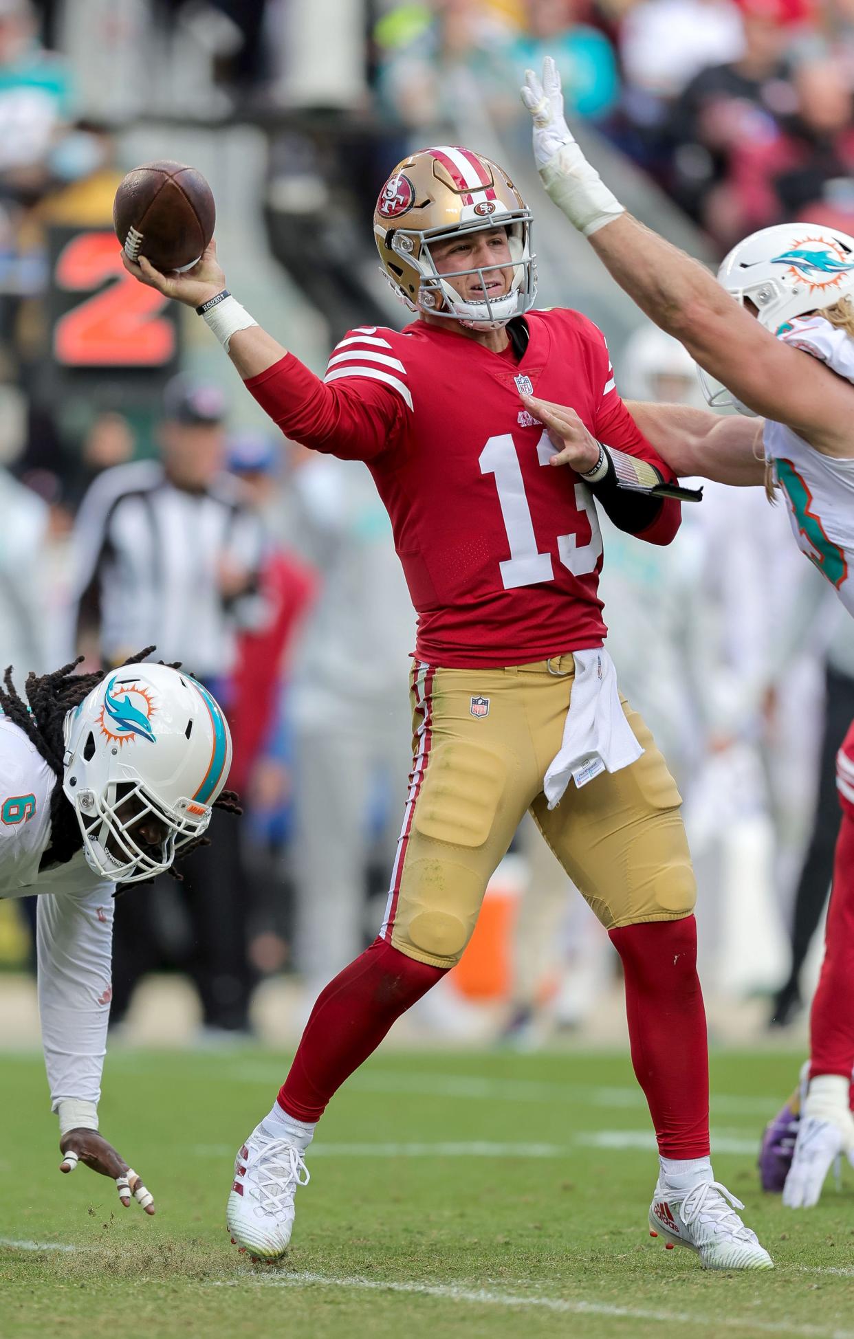 San Francisco 49ers quarterback Brock Purdy (13) throws a pass during the second quarter against the Miami Dolphins at Levi's Stadium.