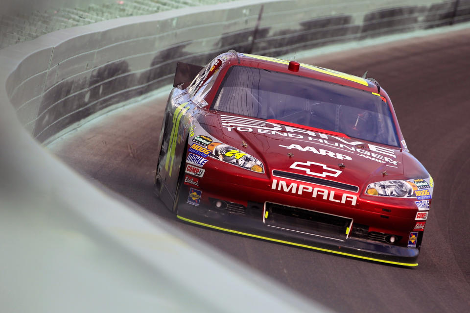 HOMESTEAD, FL - NOVEMBER 20: Jeff Gordon, drives the #24 Drive to End Hunger Chevrolet, during the NASCAR Sprint Cup Series Ford 400 at Homestead-Miami Speedway on November 20, 2011 in Homestead, Florida. (Photo by Chris Trotman/Getty Images for NASCAR)