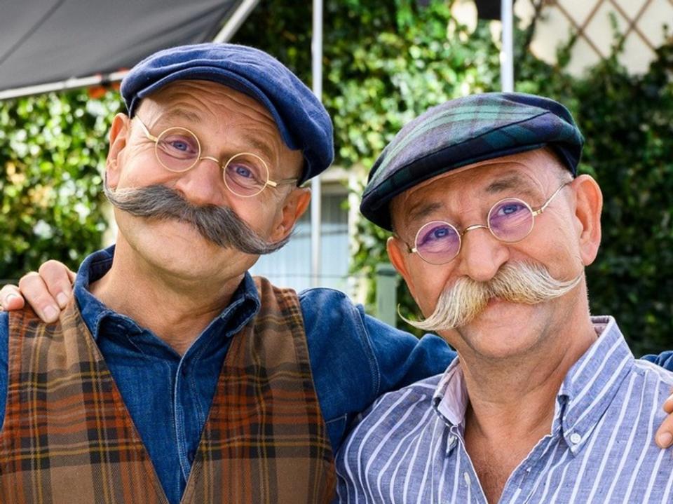 Oliver Stokowski spielt Horst Lichter (r.) in der Biografie-Verfilmung "Horst Lichter - Keine Zeit für Arschlöcher". (Bild: ZDF/Willi Weber)