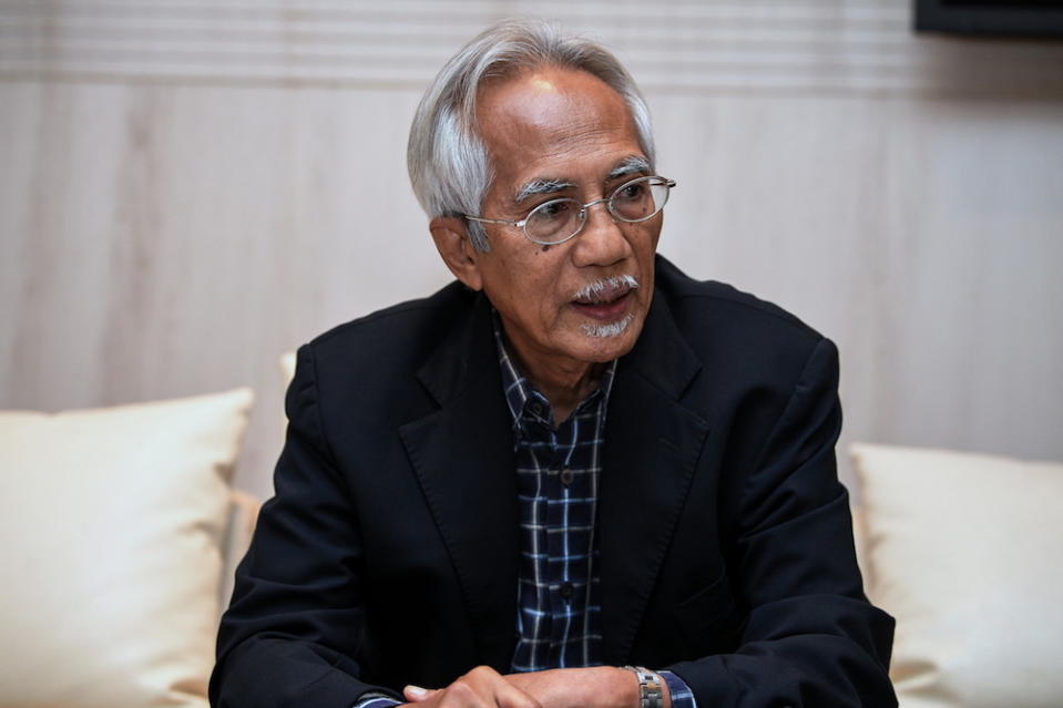 Datuk A. Kadir Jasin said the declaration of support for Tan Sri Muhyiddin Yassin by Bersatu’s MPs came from the party’s secretary-general, Datuk Marzuki Yahya, and not the MPT. — Bernama pic