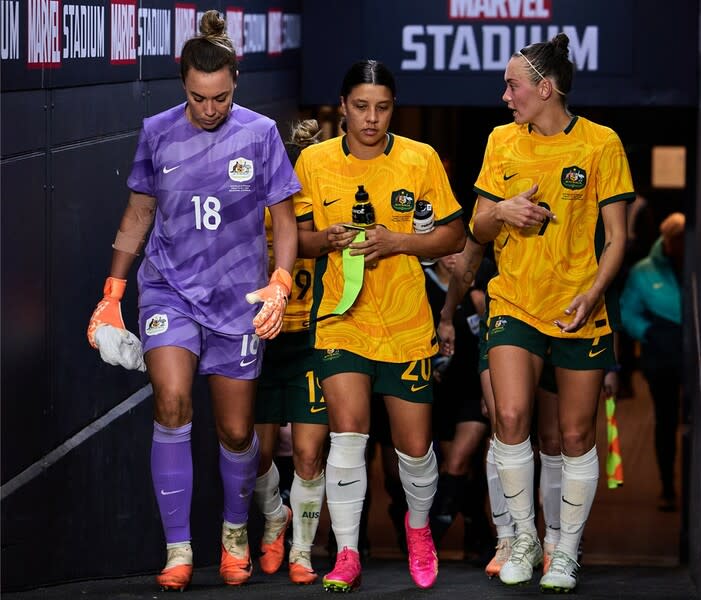 在女子世界盃前夕，澳洲女足發布影片，盼爭取提升薪水與總體待遇。（Photo from CommBank Matildas FB）