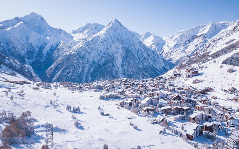 Les Deux Alpes is great for both beginners and experts alike