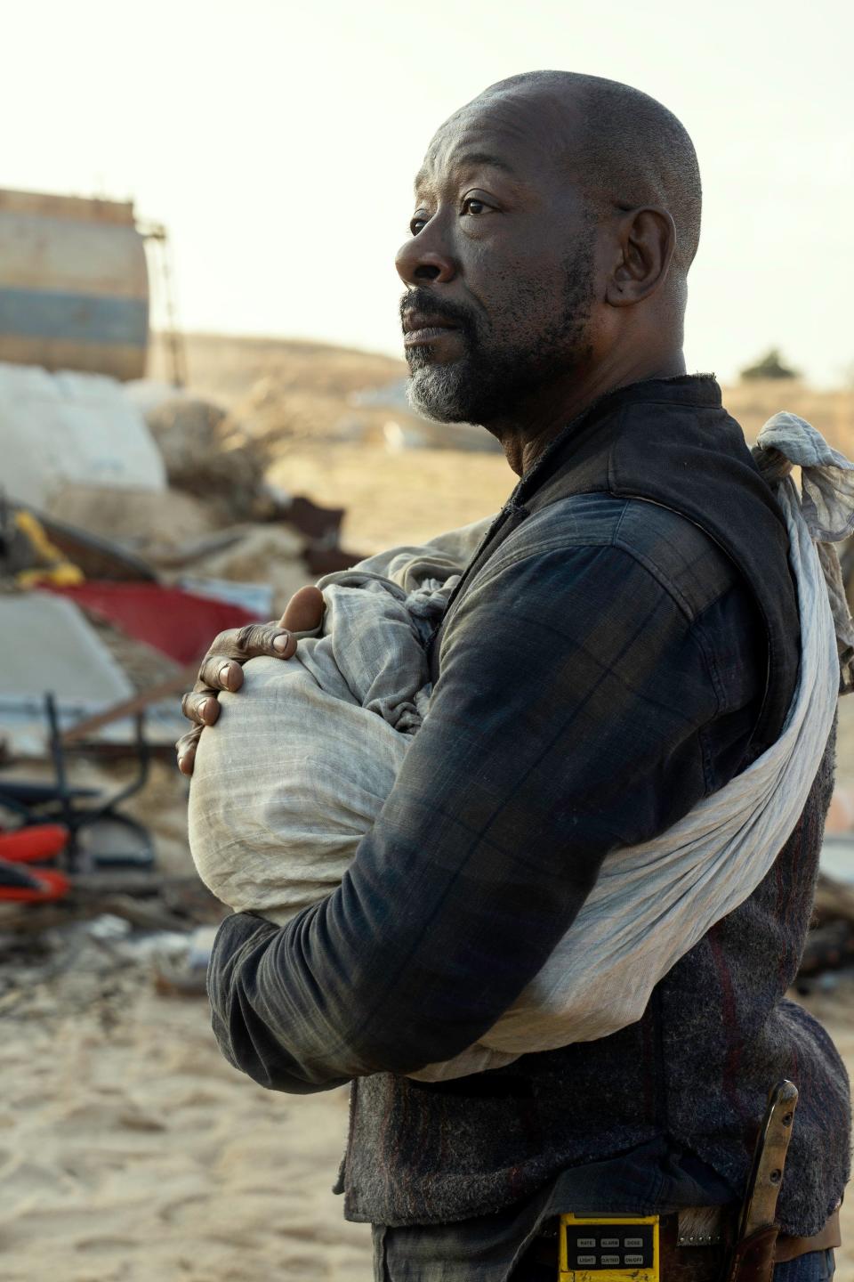 Fear TWD 616 finale Morgan Jones (Lennie James) holding baby