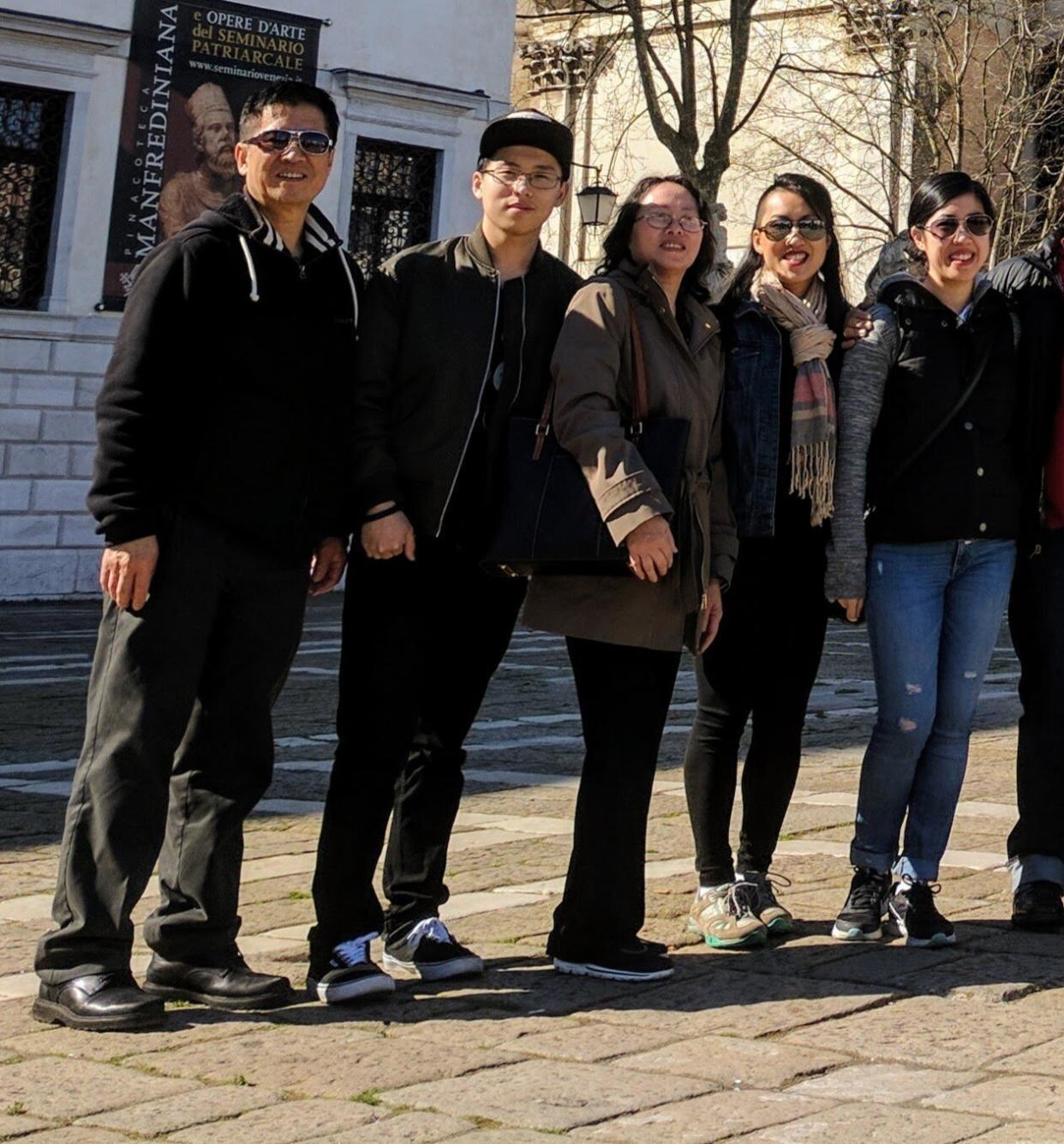 The author (second from right) with her parents and two siblings. (Photo: Courtesy of Su-Jit Lin)