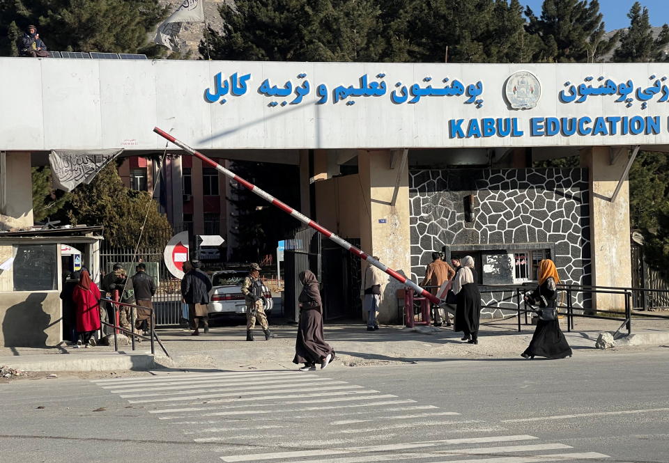 Female students enter the Kabul Education University in Kabul, Afghanistan, February 26, 2022. REUTERS/Stringer