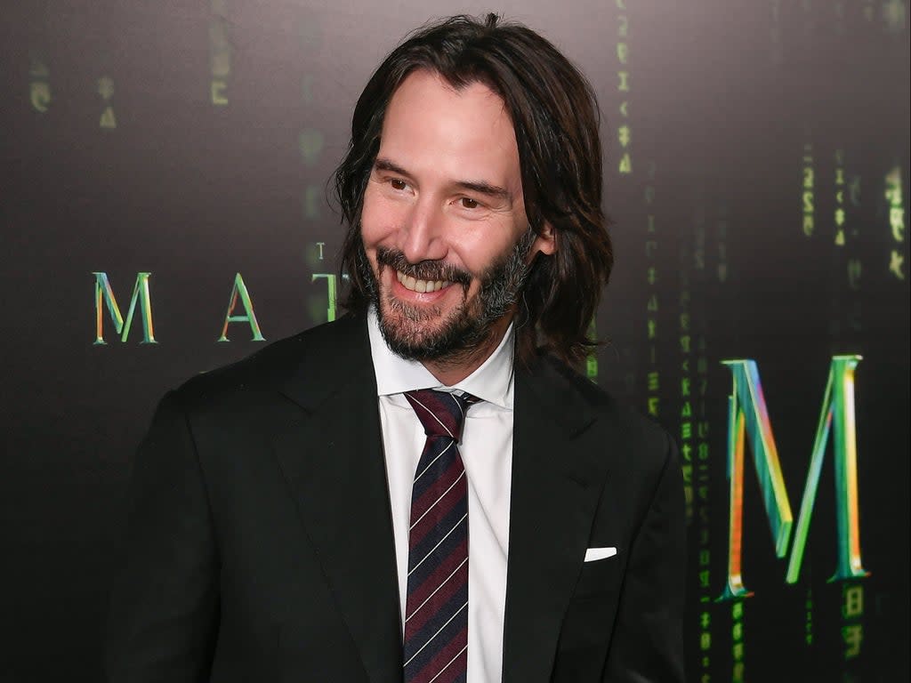 Keanu Reeves en la alfombra roja de ‘The Matrix Resurrections’ el 18 de diciembre de 2021 en San Francisco, California (Steve Jennings/Getty Images)