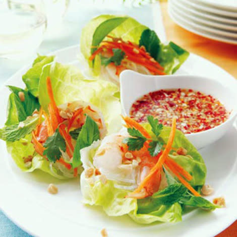 These wraps mimic Vietnamese spring rolls