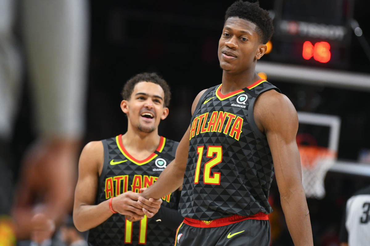 Hawks look to past with new uniform set