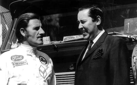 Graham Hill (left) and Rob Walker.jpg 