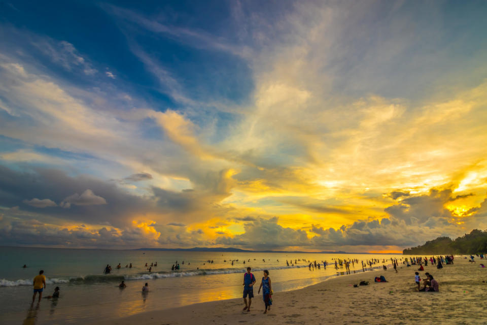 <p>Once rated among the top beaches in the world by New York Times, the Radhanagar Beach at Havelock continues to retain its charm. Sure the number of visitors have increased, but the clean waters and white sand beach earn Radhanagar a well-deserved second spot.<br>Photograph: <a href="https://www.flickr.com/photos/santanu_sen/28281550027/sizes/l" rel="nofollow noopener" target="_blank" data-ylk="slk:Santanu Sen/Flickr (Under Creative Commons License);elm:context_link;itc:0;sec:content-canvas" class="link ">Santanu Sen/Flickr (Under Creative Commons License)</a></p> 