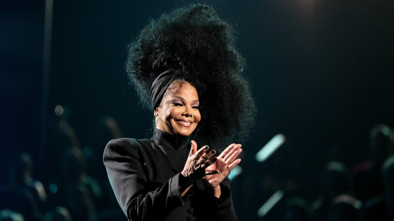  Janet Jackson speaks onstage during the 37th Annual Rock & Roll Hall of Fame Induction Ceremony on November 05, 2022 in Los Angeles, California.