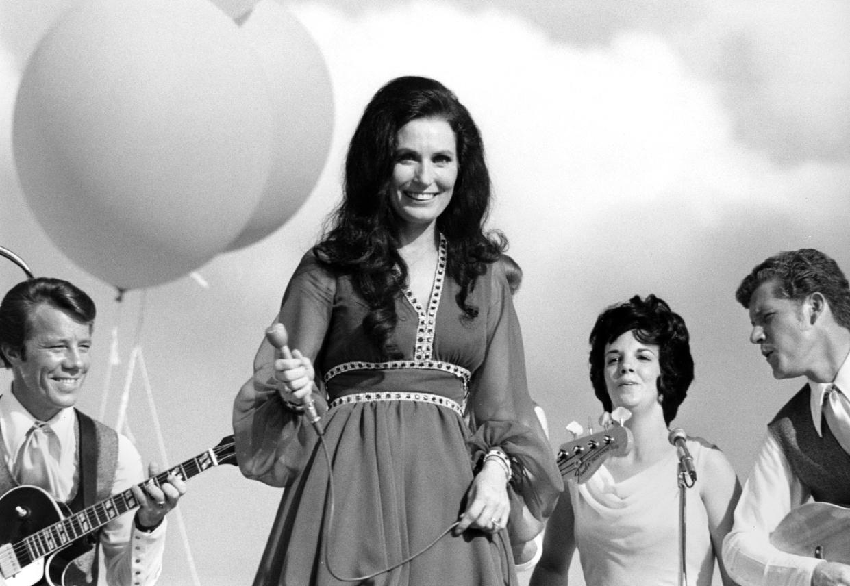 Image: Loretta Lynn (CBS via Getty Images)