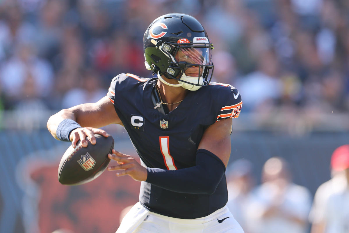 Bears' Justin Fields: Offense took a step close to finding identity Sunday  – NBC Sports Chicago