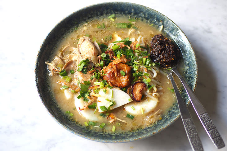 Their 'soto ayam' Johor Bahru is perfect comfort food with that sweet tasting chicken broth