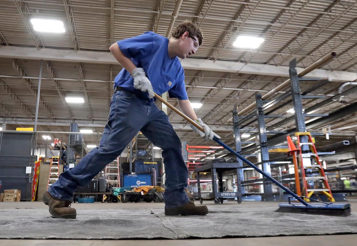 Appleton East High School student Carter Steward, 16-year-old youth apprentice, working at Bassett Mechanical on Thursday, July 27, 2023 in Kaukauna, Wis. Wm. Glasheen USA TODAY NETWORK-Wisconsin