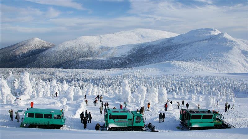 有別常見的空中纜車，旅天下推出搭乘雪怪車深入日本東北藏王樹冰。（圖／旅天下提供）