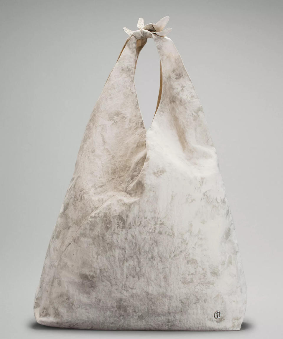 Marbled white tote