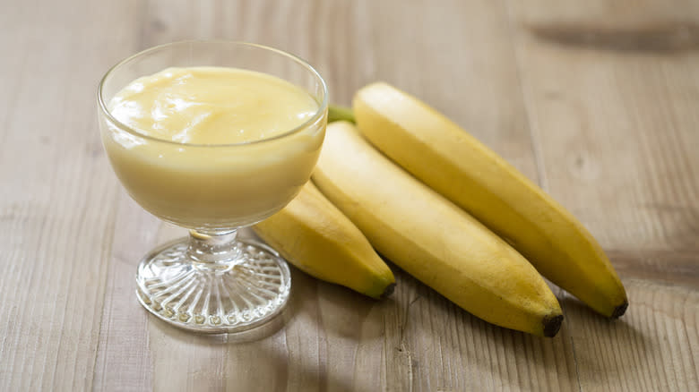 Banana pudding in cup