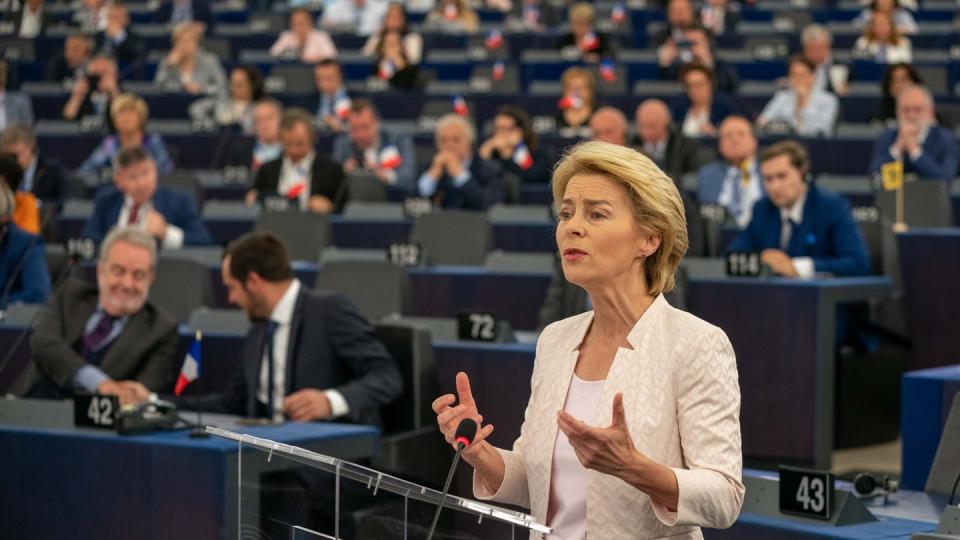 Ursula von der Leyen will im Fall ihrer Wahl zur EU-Kommissionspräsidentin einen neuen Versuch unternehmen, den Streit um die EU-Migrationspolitik zu lösen. Foto: Michael Kappeler