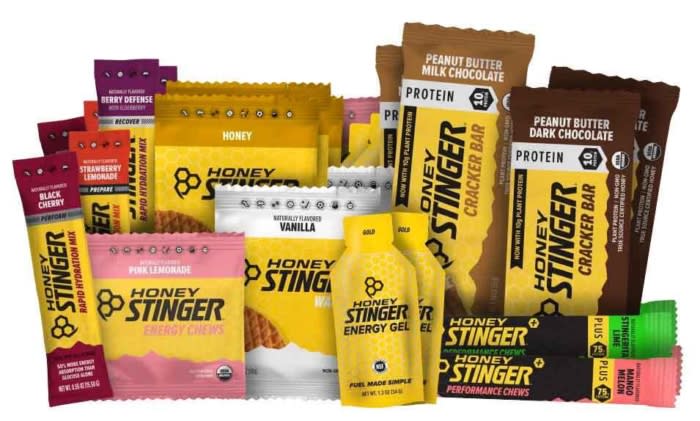 honey stinger marathon training pack of recovery and performance waffles, gels, and snacks