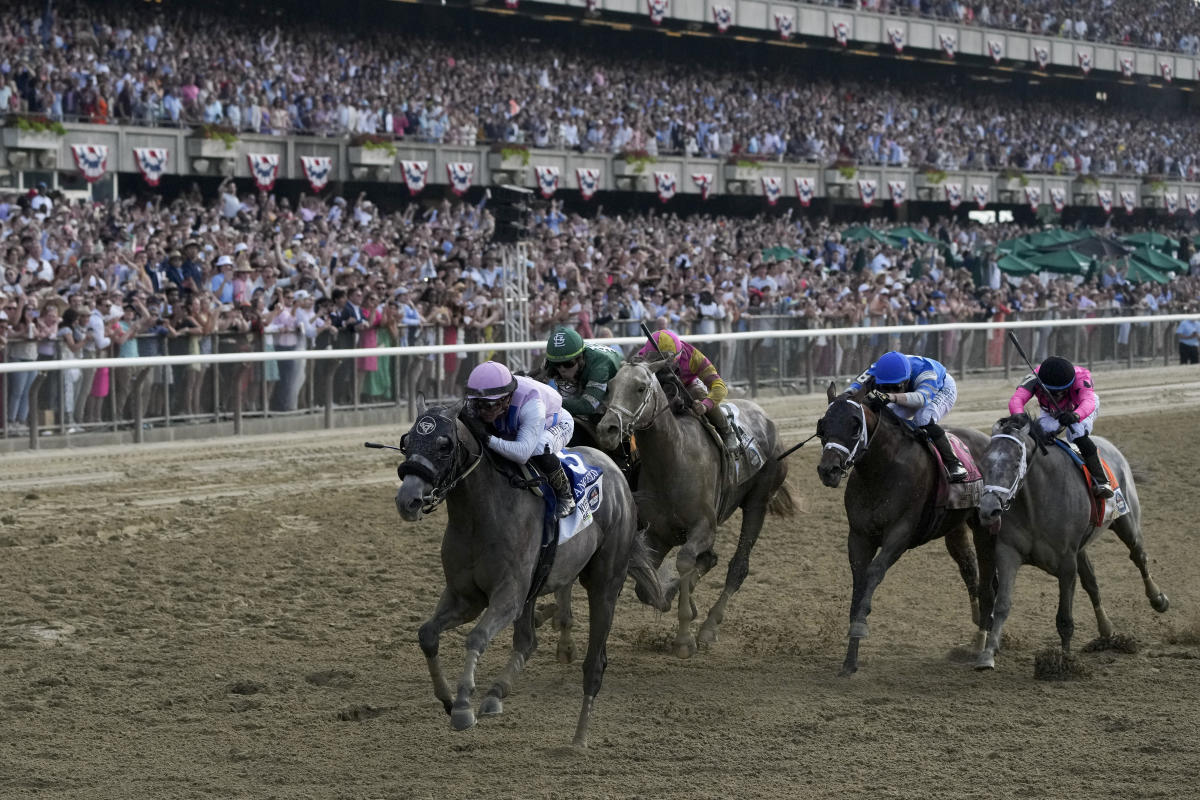 Another horse dies at Belmont Park, 2nd fatality in 24 hours after