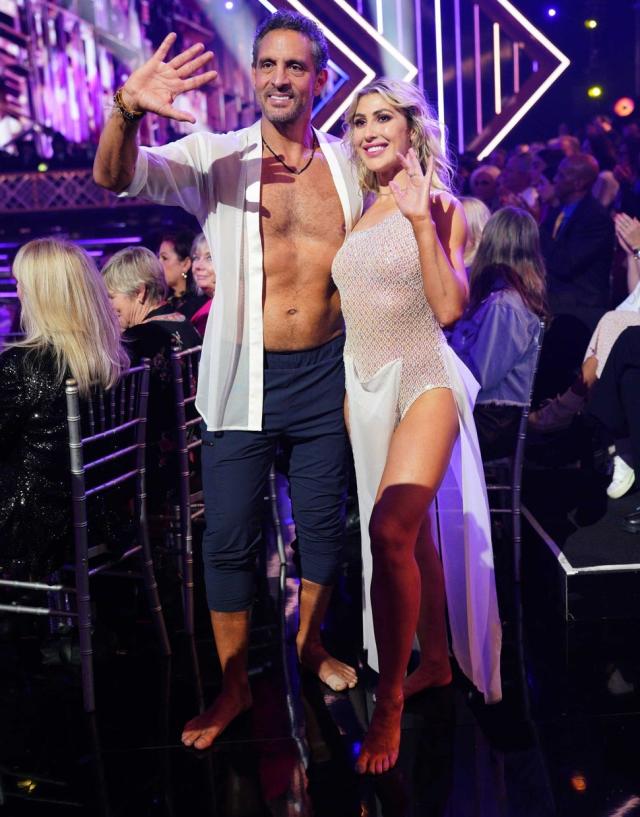 Kyle Richards deletes 'DWTS' post amid Mauricio Umansky, Emma Slater rumors