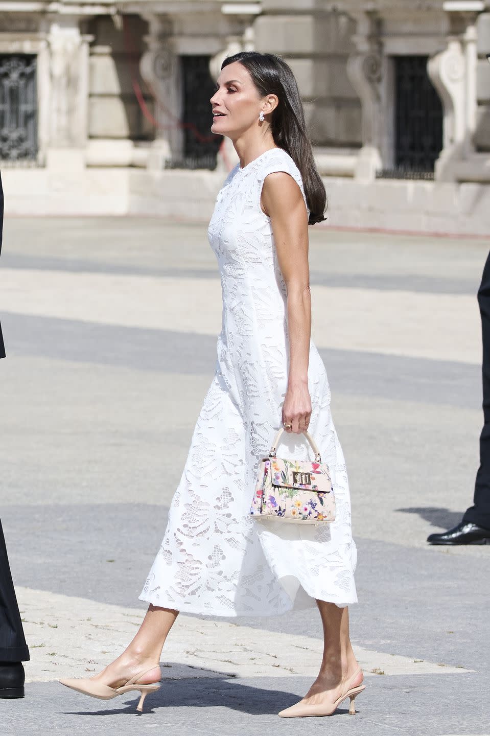 spanish royals receive president of colombia and his wife at the royal palace