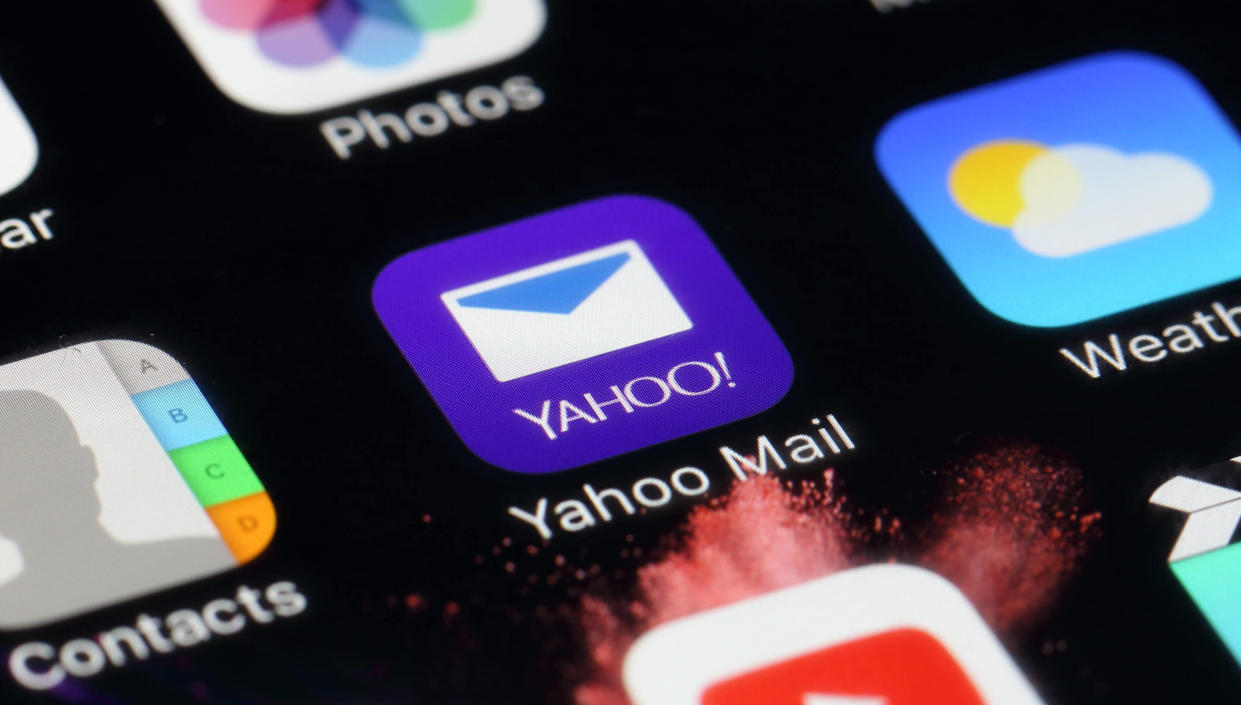  Yahoo Mail icon on a phone home screen 