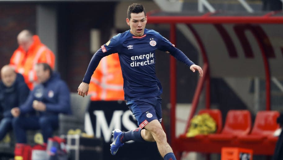 El atacante mexicano, Hirving Lozano, ha demostrado que su calidad no tiene techo, pues en su primera temporada en Europa con el PSV Eindhoven logró obtener el título de la Eredivisie y finalizar como máximo goleador de su club. Ahora, en su segunda temporada en Holanda va por el mismo camino al haber perforado el arco rival en 11 ocasiones en 17 partidos disputados, ayudando a su club a situarse en la cima de la tabla con 49 unidades (Foto 90Min).