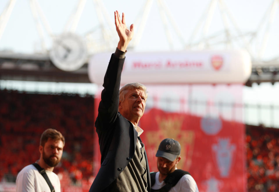 <p>Soccer Football – Premier League – Arsenal vs Burnley – Emirates Stadium, London, Britain – May 6, 2018 Arsenal manager Arsene Wenger waves to the fans after the match REUTERS/Ian Walton EDITORIAL USE ONLY. No use with unauthorized audio, video, data, fixture lists, club/league logos or “live” services. Online in-match use limited to 75 images, no video emulation. No use in betting, games or single club/league/player publications. Please contact your account representative for further details. </p>