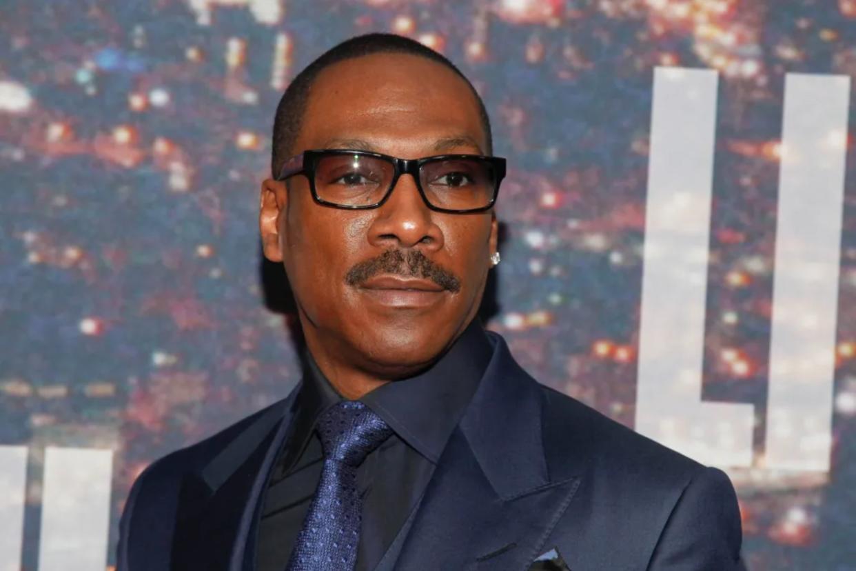 Eddie Murphy in a suit and tie