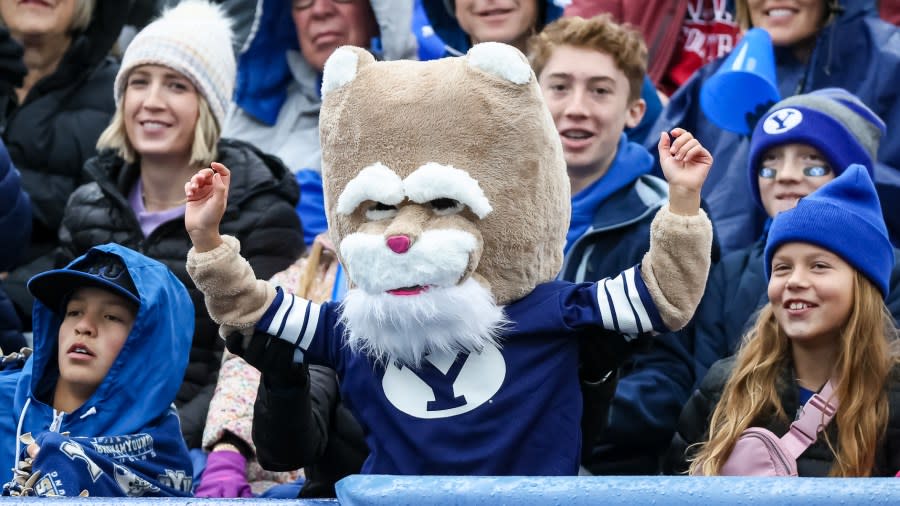 NCAA College Football. Oklahoma Sooners vs. Brigham Young University Cougars at LeVell Edwards Stadium in Provo, UT on Saturday, November 18, 2023. Bryan Byerly